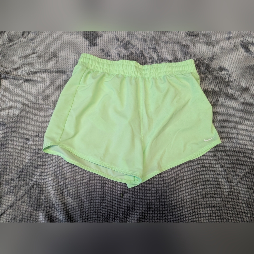 Nike dri fit kids lime green shorts Sz: XL NWT